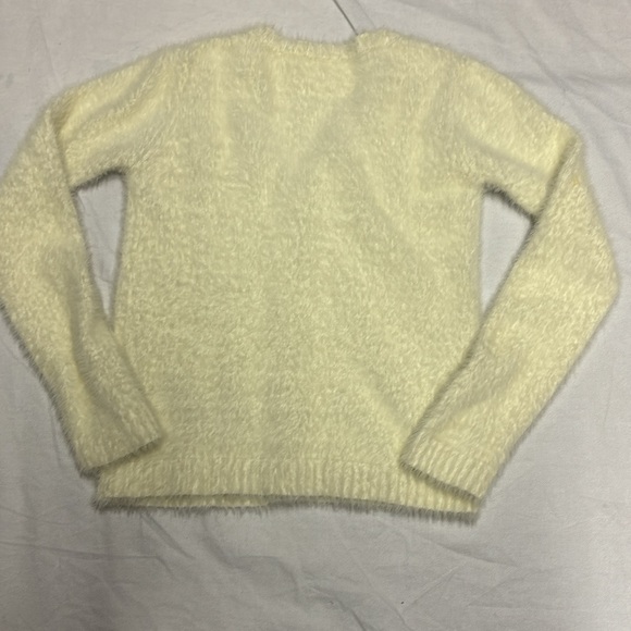 Guess Supersoft Girls Cashmere Cardigan Sweater Size 6X/7 - Picture 7 of 7